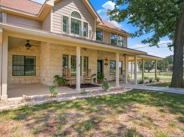 1245 FLYING L DR, Bandera, TX 78003