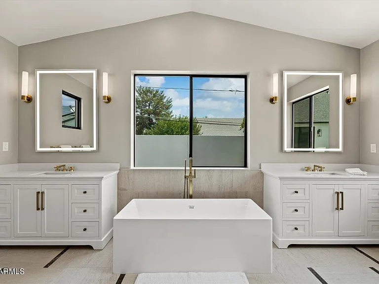 4137 E Earll Dr — Photo 30