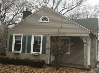 212 Oak Knolls Ave, Rockford, IL