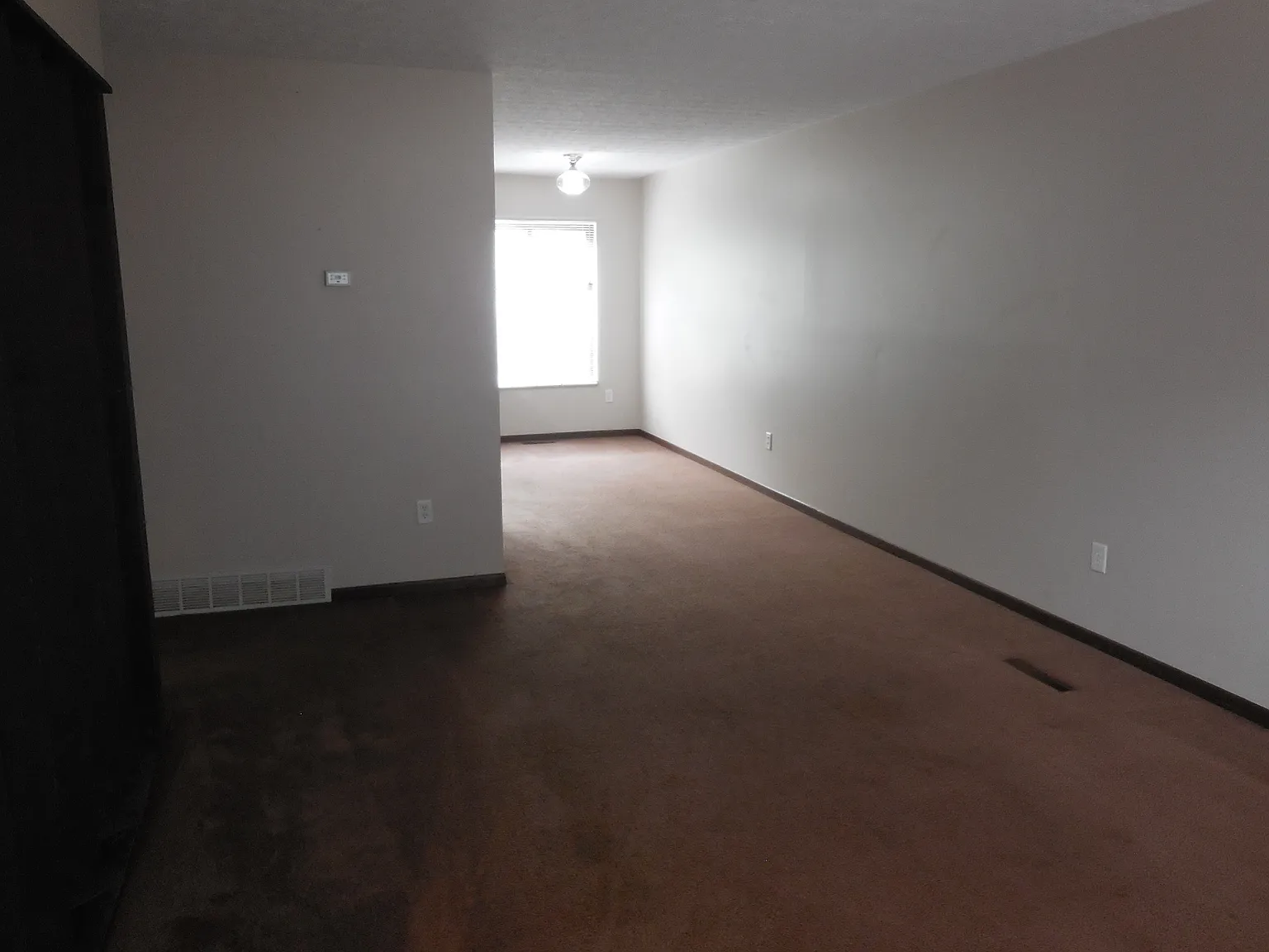 3 bed, 1.5 bath, 1418 sqft, $1,490 — Photo 3