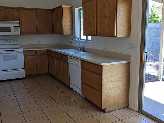 5th image of 2420 Harrod Ave