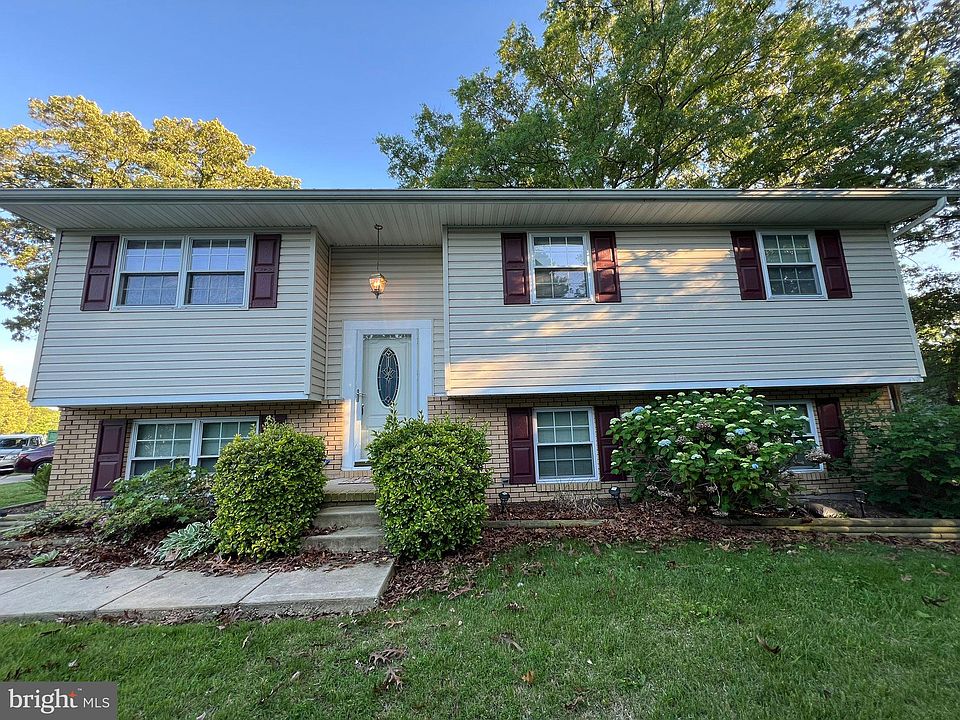 1st image of 114 Gerard Dr