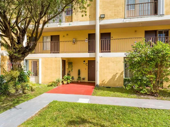 9210 Fontainebleau Blvd APT 104, Miami, FL 33172