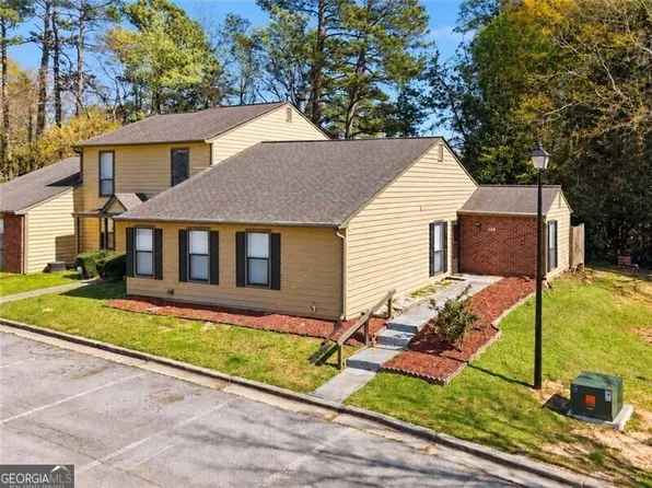 129 Sandalwood Cir, Lawrenceville, GA 30046