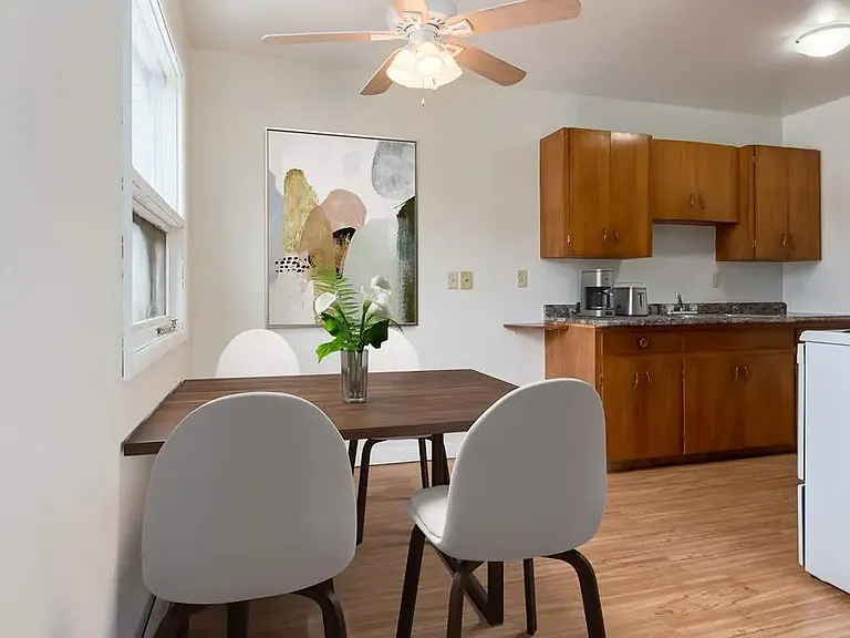 535 Belfast St SE — Photo 5