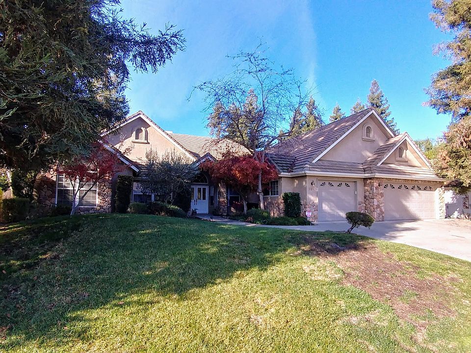1st image of 2211 SE Cottonwood Cir