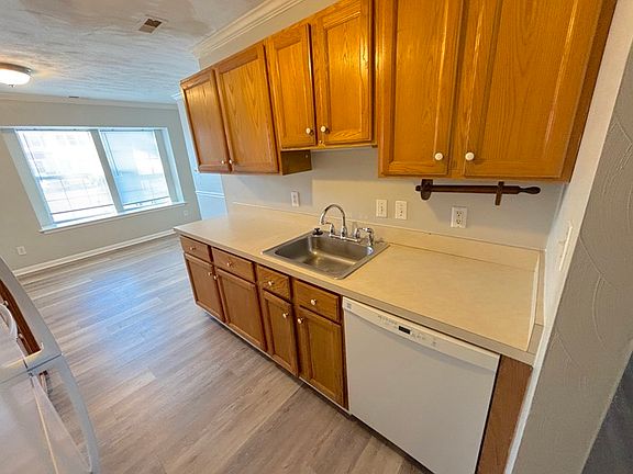 4th image of 1520 Garland Way