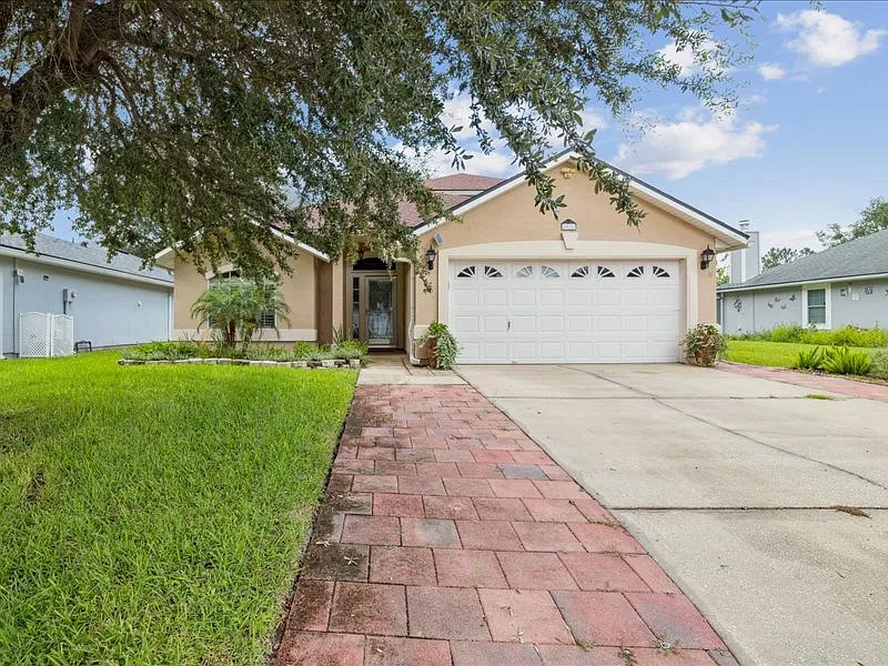 4 bed, 2119 sqft, $3,700 — Photo 2