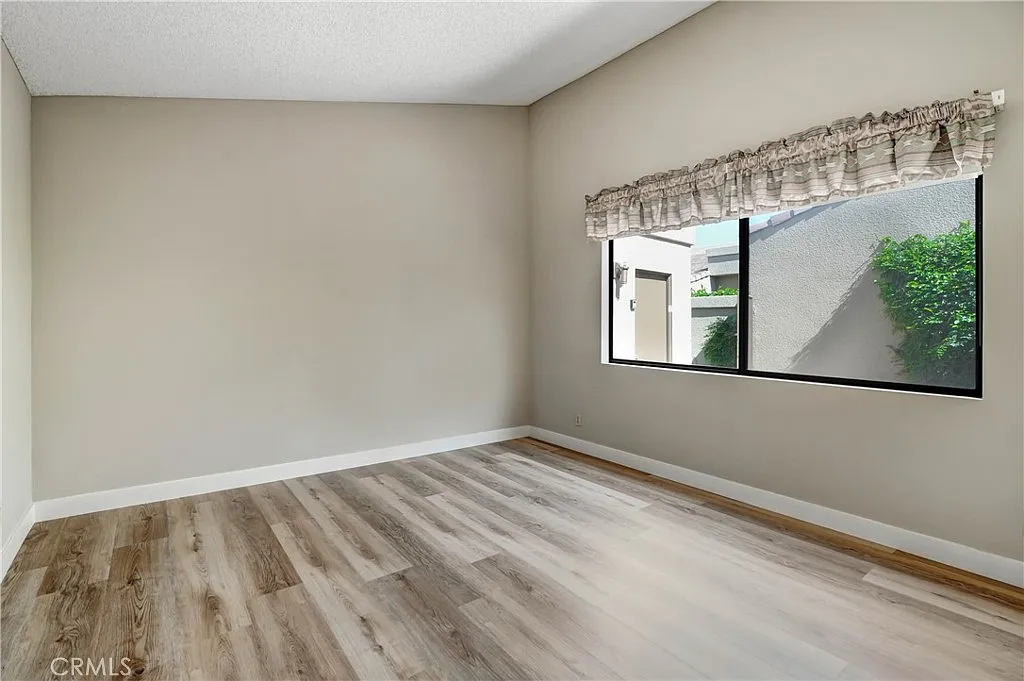 1 bed, 1.5 bath, 1000 sqft, $2,495 — Photo 4