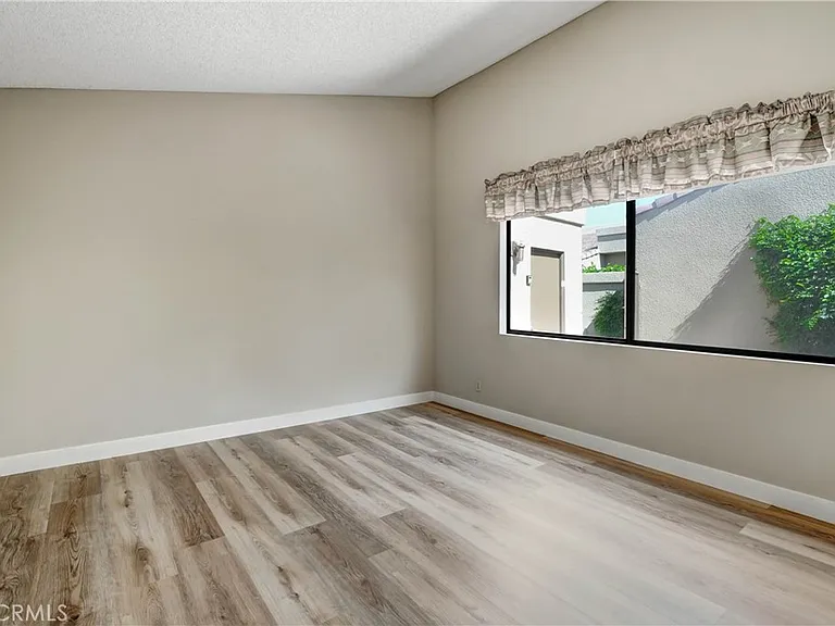 39856 Narcissus Way — Photo 4
