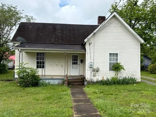 110 New St, Morganton, NC 28655