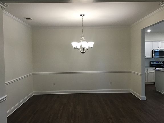 3rd image of 1592 Weatherbrook Cir