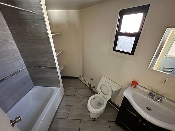 4th image of 378 Grand Central Pl #D
