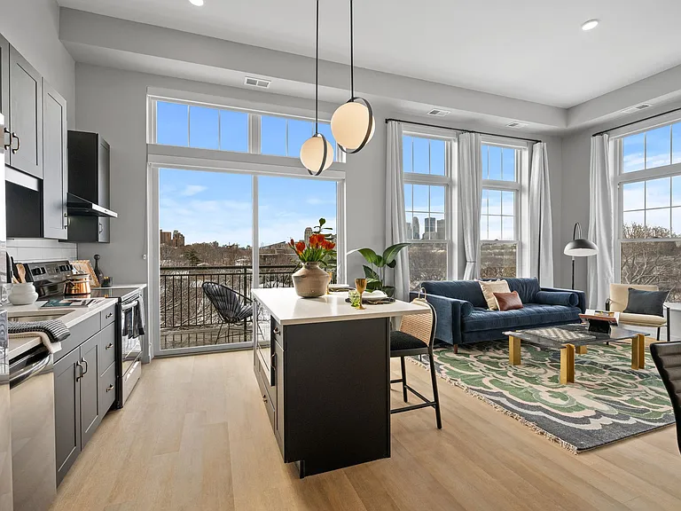 1000 Main Street Apartments — Photo 34
