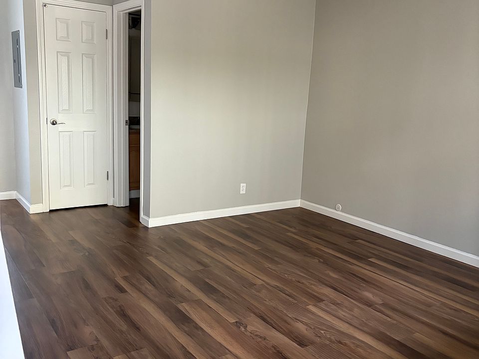 1st image of 570 University Ave APT 8