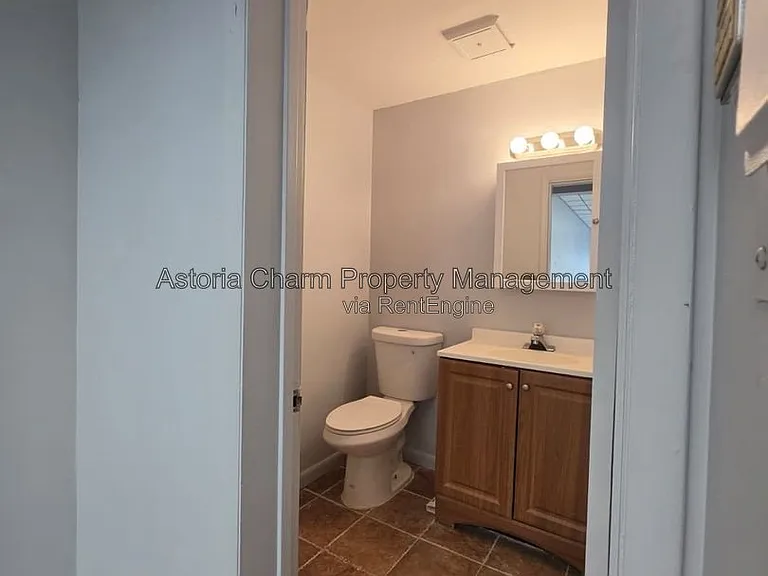 2107 N Charles St #1L — Photo 12