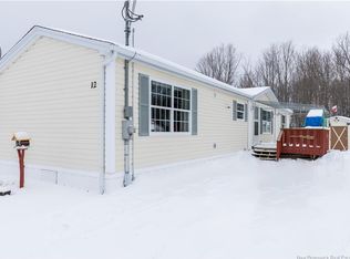 12 Kate St, Grand Falls, NB E3Z 0A5