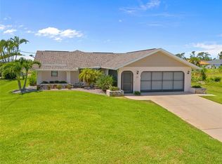 69 Bunker Rd, Rotonda West, FL 33947