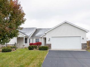 4005 Eastbridge Circle Rd, Stockbridge, MI 49285