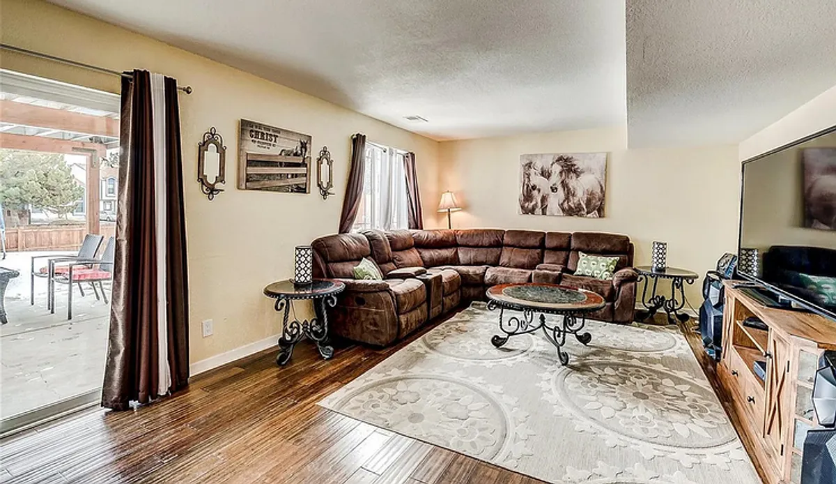 Building Photo - 504 S Laredo Cir #1