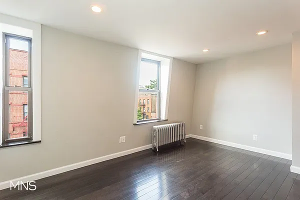 Rented by MNS | media 25