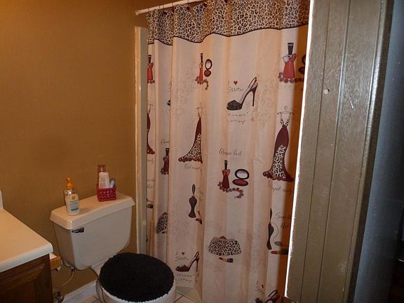 4th image of 810 Eagle Den Dr