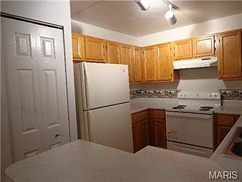 4th image of 836 Liberty Village Dr
