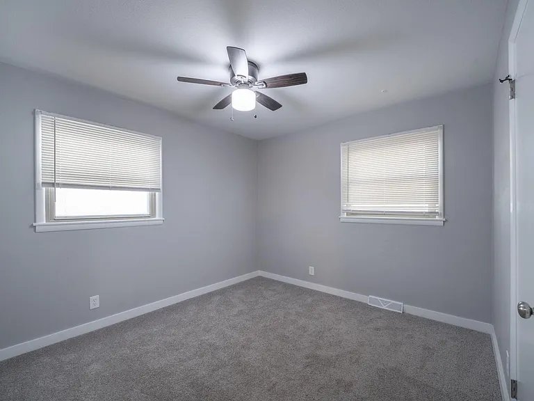 2620 S Fern Ave — Photo 8
