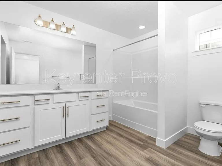 909 N 1300 E — Photo 5
