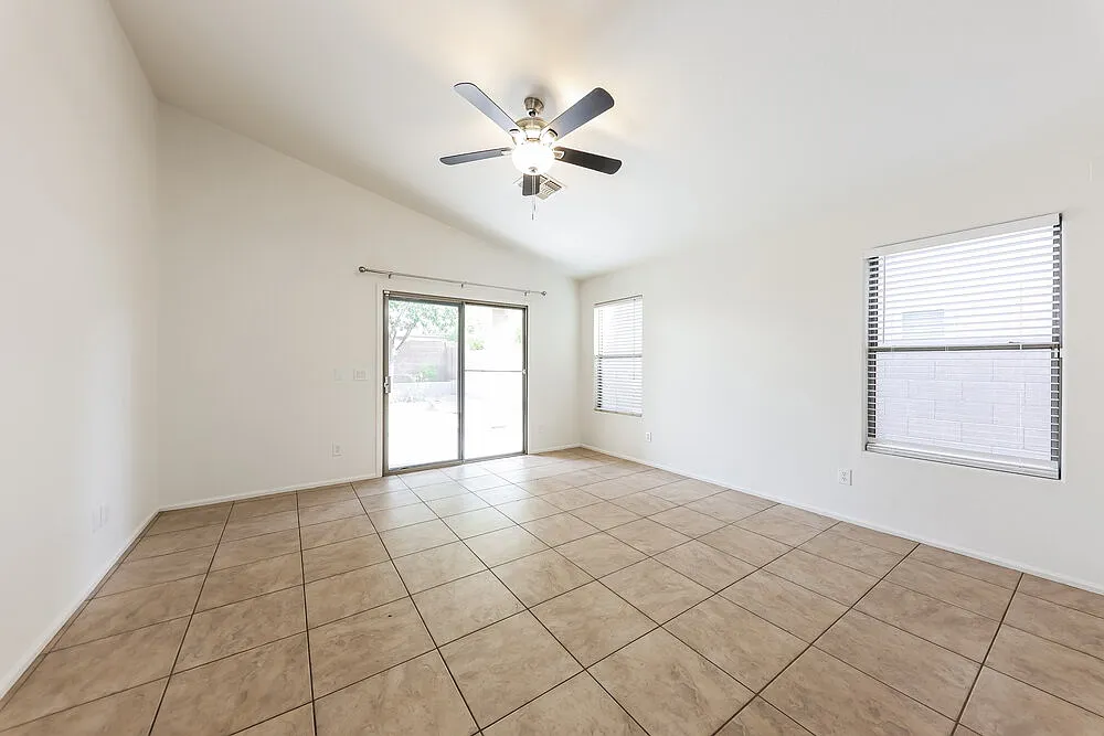 3 bed, 2.0 bath, 1522 sqft, $2,255 — Photo 4