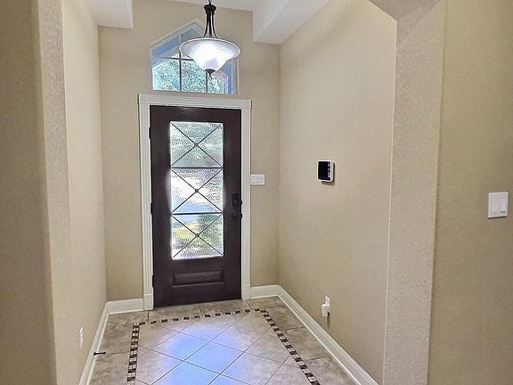 Gorgeous entry