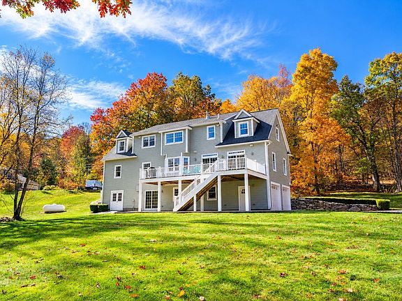 4th image of 104 Town Farm Rd