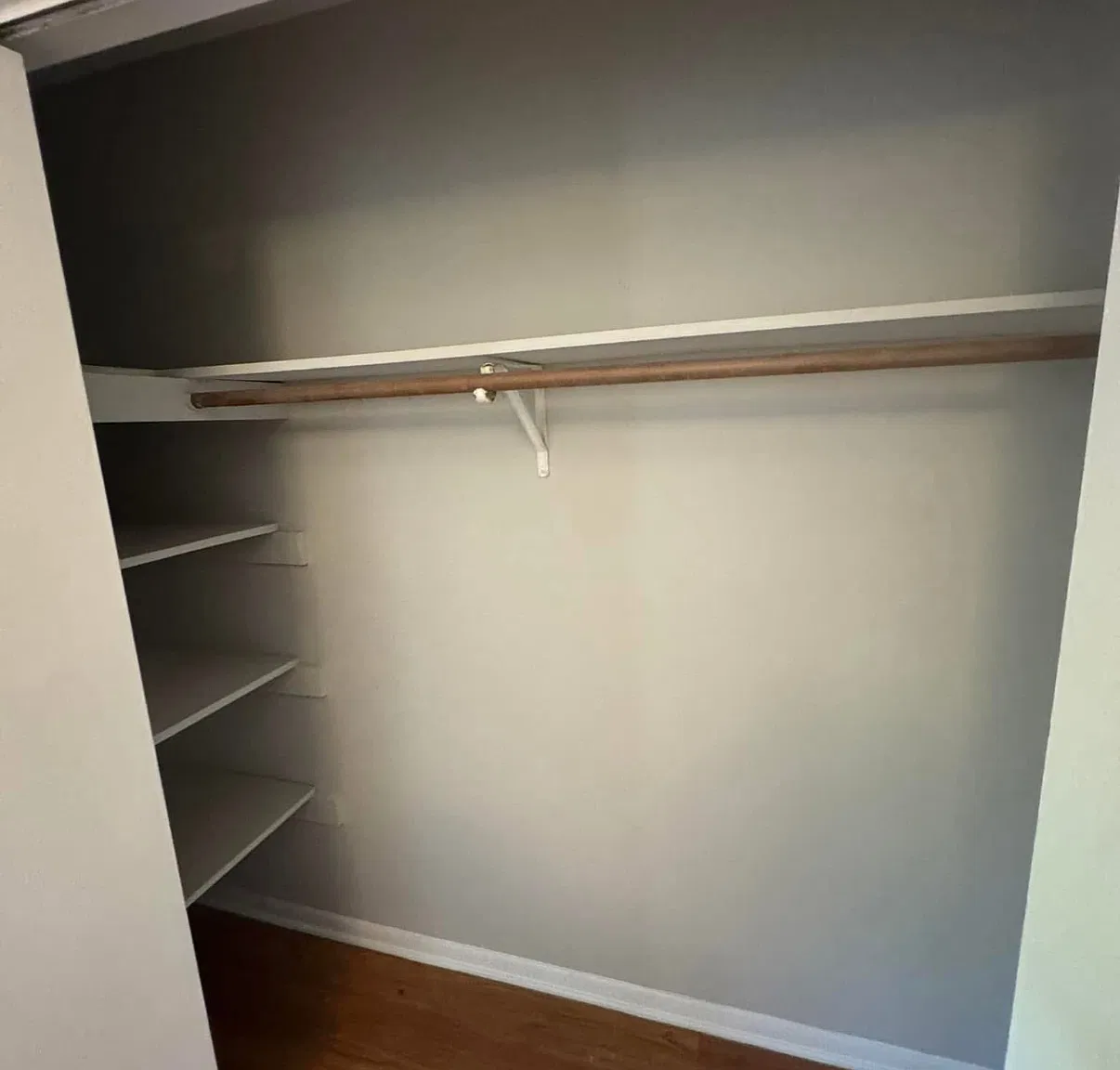 1 bed, 900 sqft, $1,100 — Photo 1
