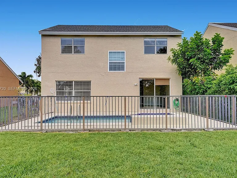 1224 Sussex St — Photo 48