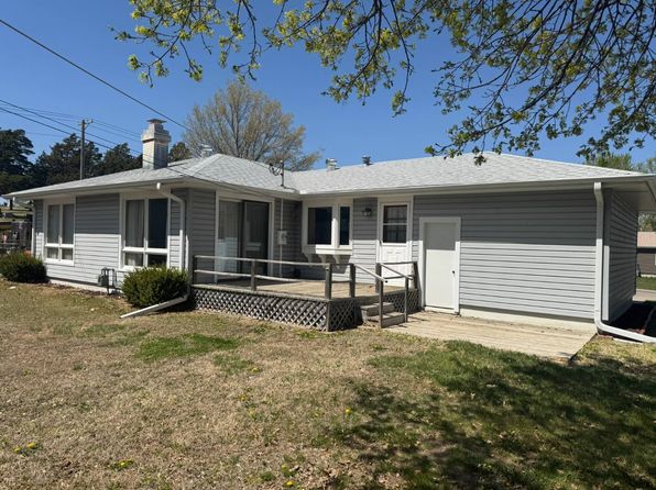 222 W 19th St, Concordia, KS 66901