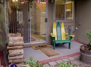 650 SW Meadow Dr APT 102, Beaverton, OR 97006