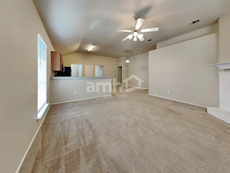721 Nancy Dr — Photo 7