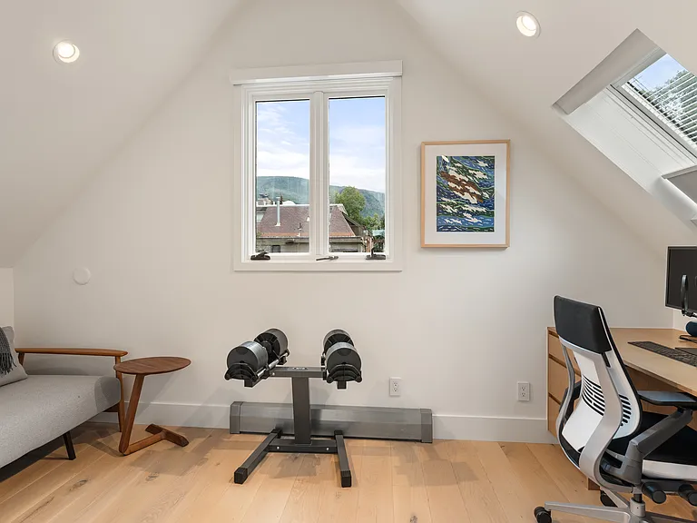 331 W Main St #B — Photo 17