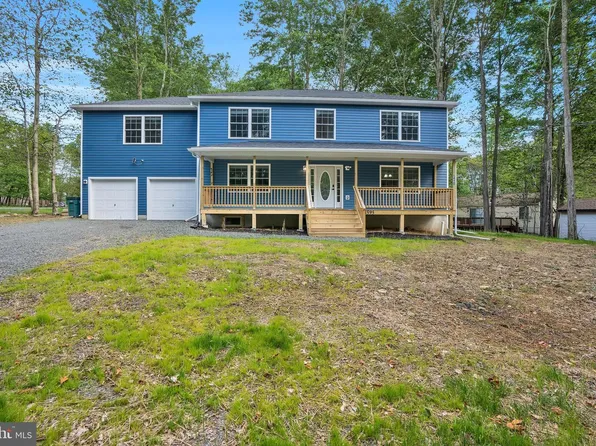 8595 Periwinkle Dr, Tobyhanna, PA 18466