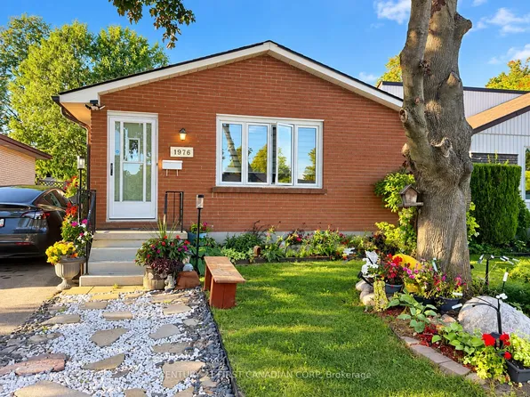 1976 Royal Cres, London, ON N5V 1N8