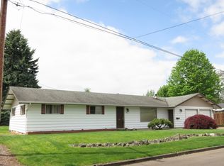 555 SW Nottingham Ln, Dallas, OR 97338