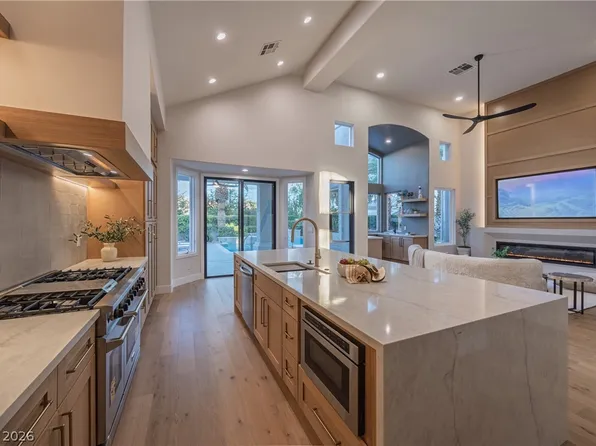 8800 Lusso Ct, Las Vegas, NV 89134