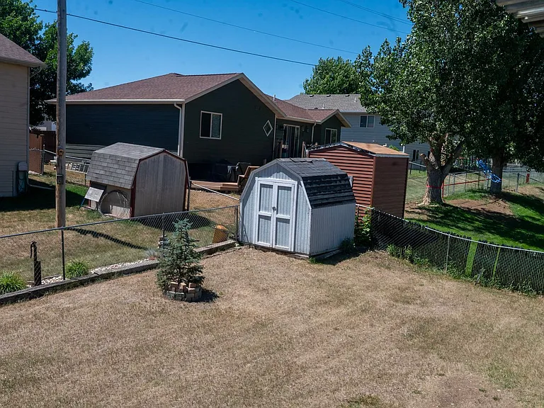 549 Hanover Dr — Photo 31