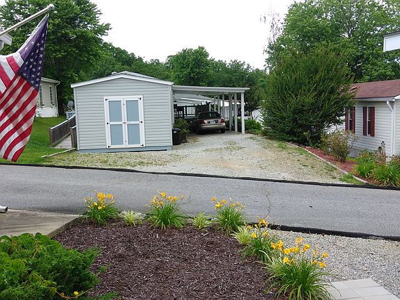 4th image of 49 Petunia Dr