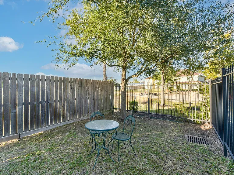 3206 N Macgregor Way #A — Photo 4