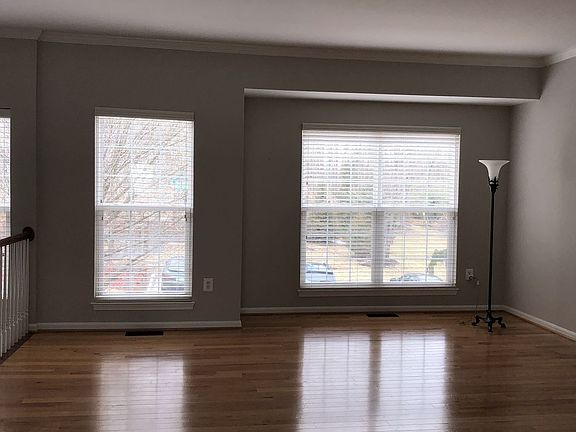 3rd image of 18470 Sierra Springs Sq
