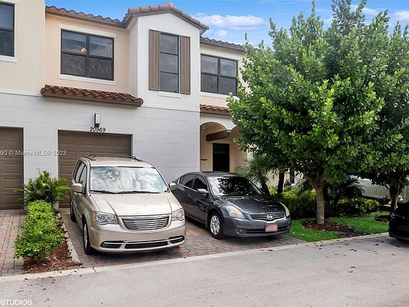 4th image of 20969 NW 1st Ct