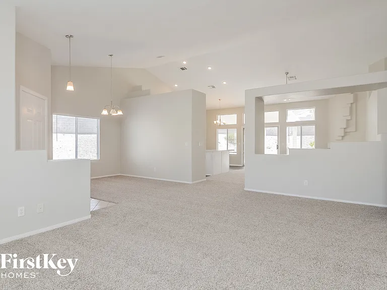 107 Workman Ct — Photo 3