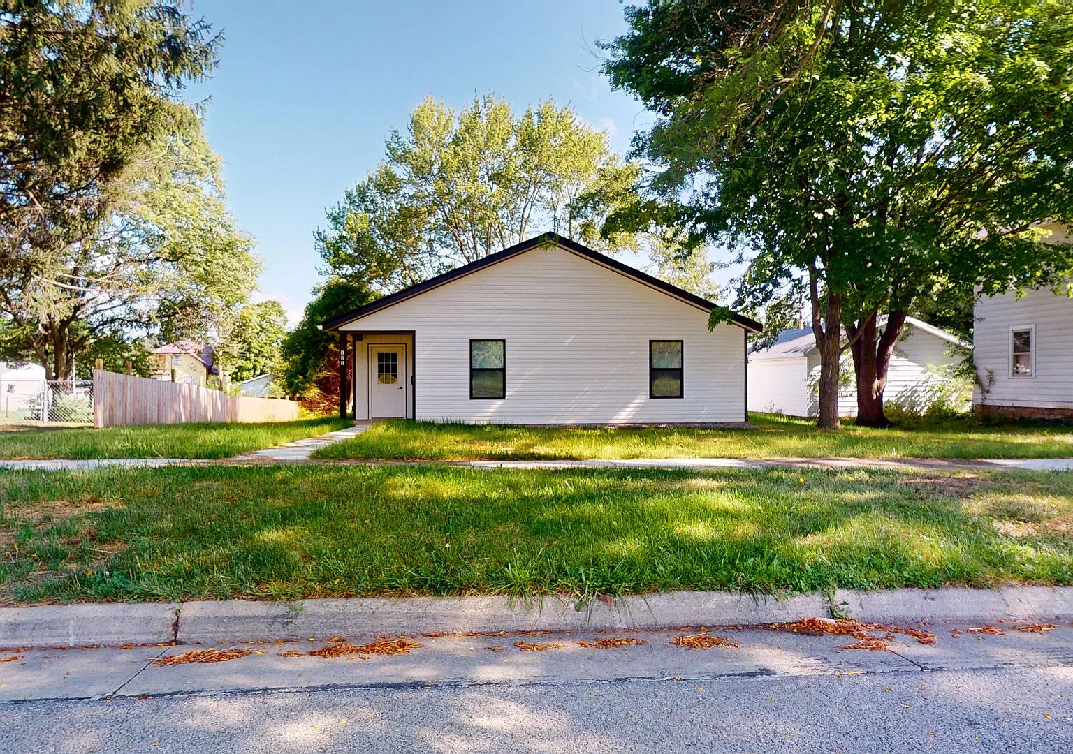 121-123 Central St. — Photo 1