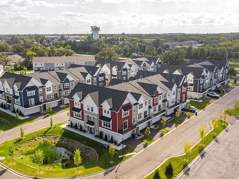 Field and Grove Townhomes of Champlin — Photo 86